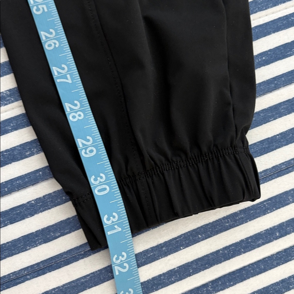 Fabletics 3 pair mens size M jogger pant - Picture 7 of 7